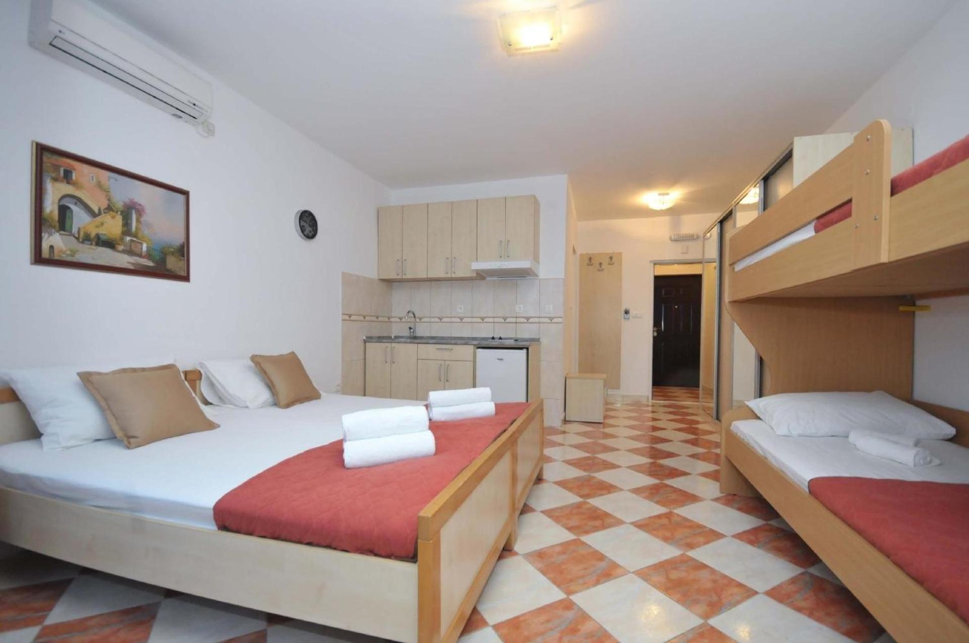 Apartment Charmante In Centar Mit Franzoesischem Balkon